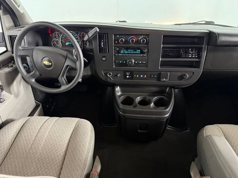 Used 2025 Chevrolet Express 3500 LT w/ LT Preferred Equipment Group RWD image 14