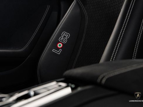 Used 2017 Lamborghini Huracan LP 610-4 Avio image 29