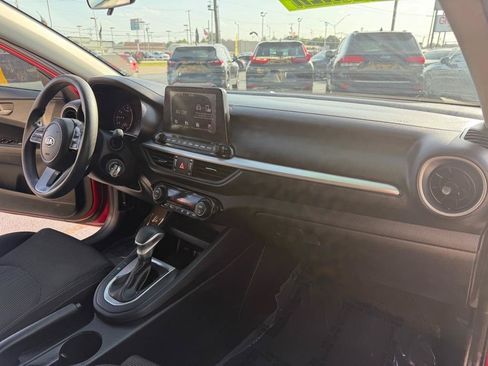 Used 2019 Kia Forte LXS FWD image 20