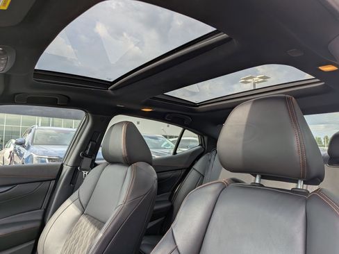 Used 2023 Nissan Maxima SR w/ Sport Mat Group FWD image 18