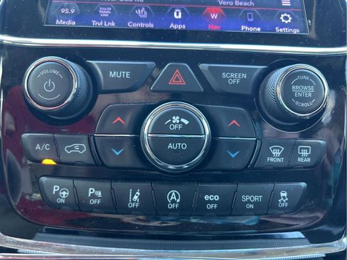 Certified 2021 Jeep Grand Cherokee Summit w/ Platinum Series Group image 22