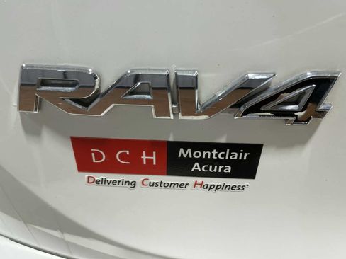 Used 2018 Toyota RAV4 XLE w/ Plus Extra Value Package AWD/4WD image 7