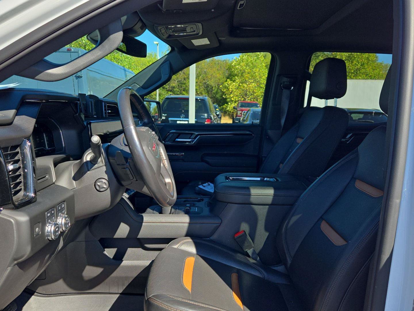 Used 2022 GMC Sierra 1500 AT4 w/ AT4 Premium Package AWD/4WD image 16