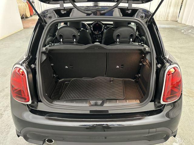 Used 2024 MINI Cooper 2-Door Hardtop FWD image 25