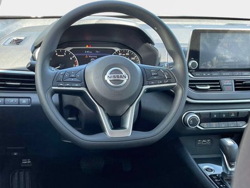 Used 2020 Nissan Altima 2.5 S FWD image 17