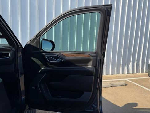 Used 2021 Chevrolet Tahoe High Country w/ Premium Package RWD image 20
