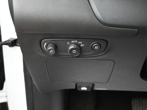 Used 2021 Buick Encore GX Essence w/ Experience Buick Package FWD image 29