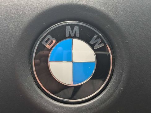 Used 2022 BMW 750i xDrive w/ M Sport Package AWD/4WD image 33