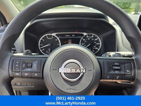 Used 2024 Nissan Rogue S FWD image 21