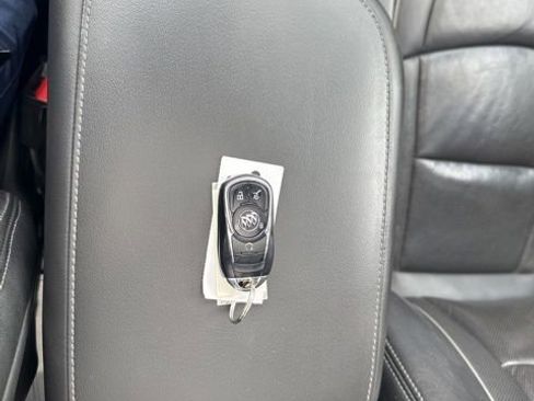 Used 2019 Buick Enclave Avenir w/ Avenir Technology Package AWD/4WD image 31