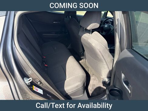 Used 2018 Toyota C-HR XLE FWD image 10