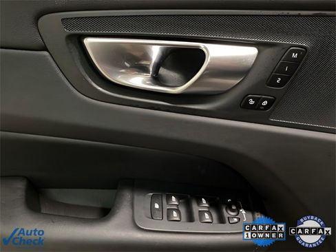 Used 2025 Volvo XC60 B5 Core image 24