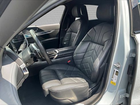 Used 2023 BMW 740i RWD image 18