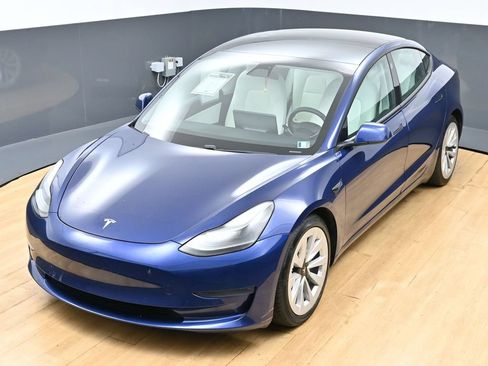 Used 2021 Tesla Model 3 Standard Range Plus RWD image 46