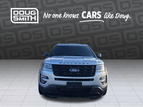 Used 2017 Ford Explorer Sport w/ Equipment Group 401A image 8