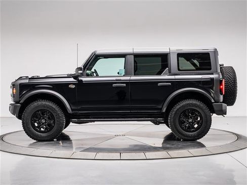 Used 2023 Ford Bronco Wildtrak image 2