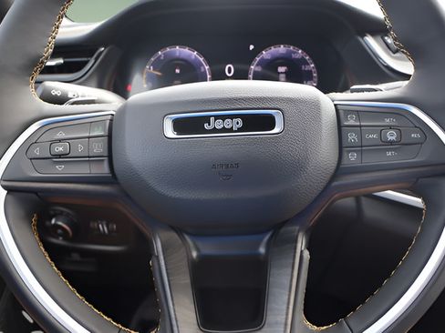 New 2026 Jeep Grand Cherokee Limited AWD/4WD image 13