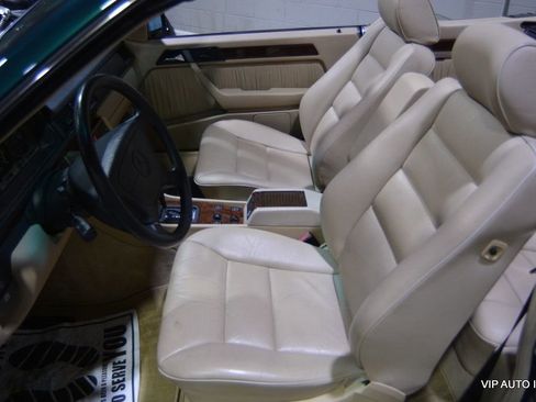 Used 1995 Mercedes-Benz E 320 Convertible image 27