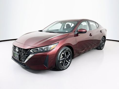 Used 2025 Nissan Sentra SV image 3