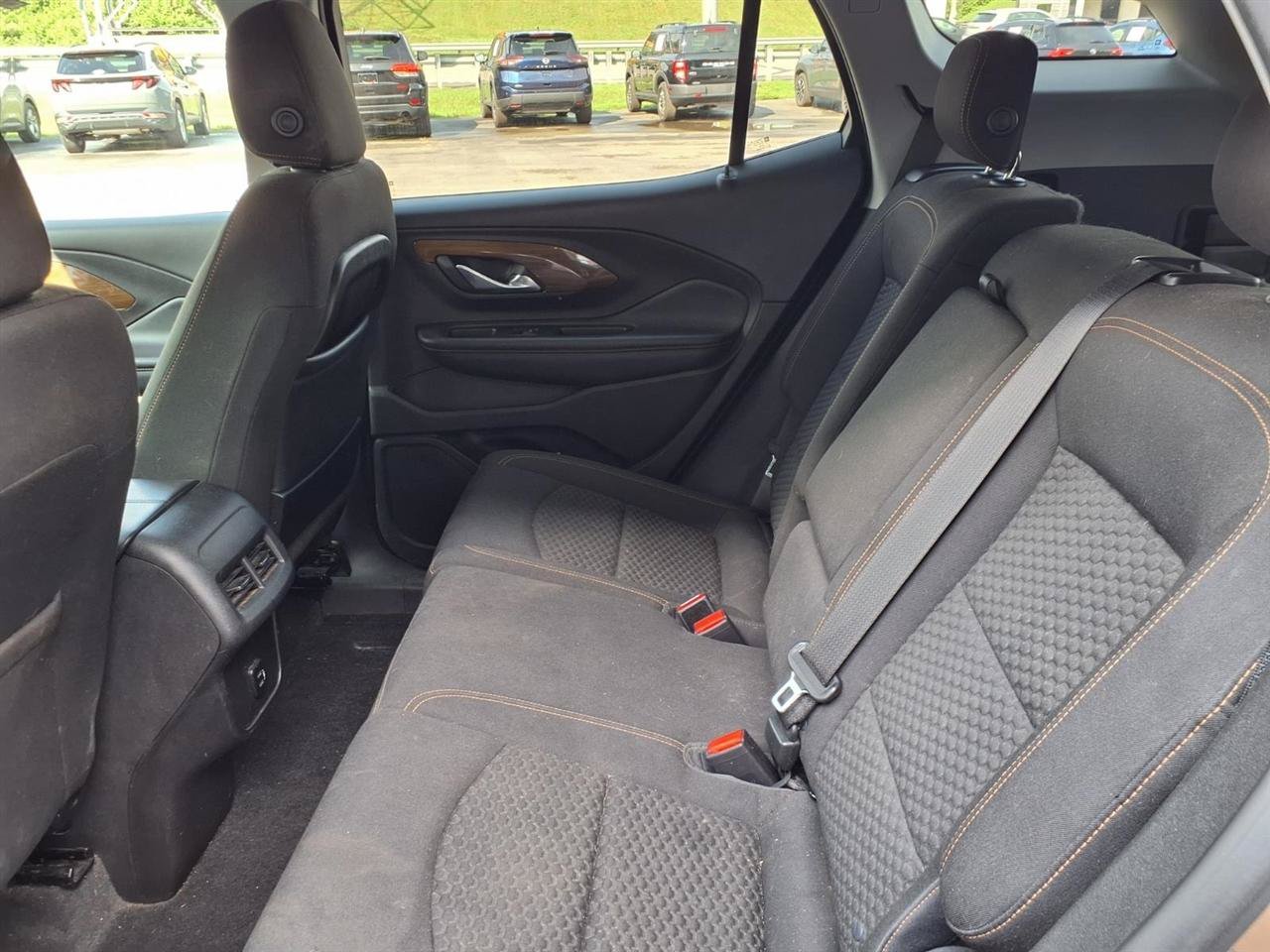 Used 2018 GMC Terrain SLE w/ Driver Convenience Package AWD/4WD image 6
