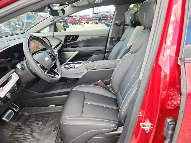 Certified 2026 Cadillac Optiq Sport 1 w/ LPO, Floor Liner Package AWD/4WD image 13