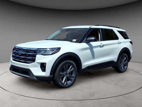 New 2026 Ford Explorer Active w/ Active Comfort Package AWD/4WD image 1