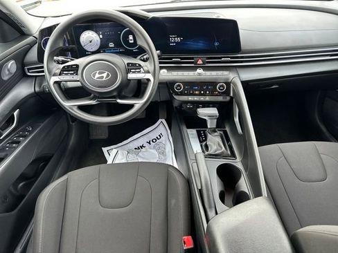 Used 2024 Hyundai Elantra SEL image 13
