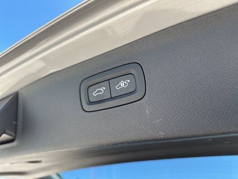 Certified 2024 Volvo XC90 T8 Plus w/ Protection Package Premier AWD/4WD image 36