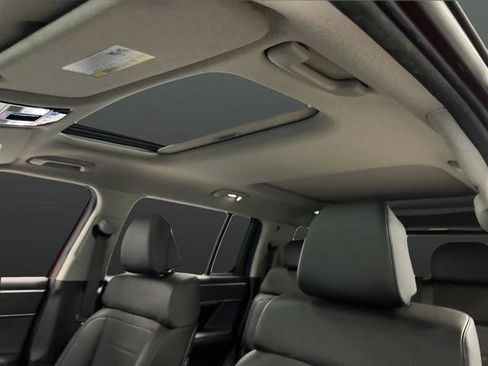 Used 2024 Hyundai Santa Fe Limited image 7