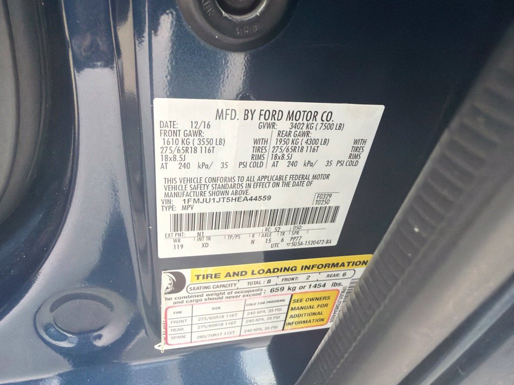 Used 2017 Ford Expedition XLT w/ Equipment Group 202A AWD/4WD image 12