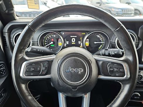 Used 2021 Jeep Wrangler Unlimited Sahara w/ Cold Weather Group image 20