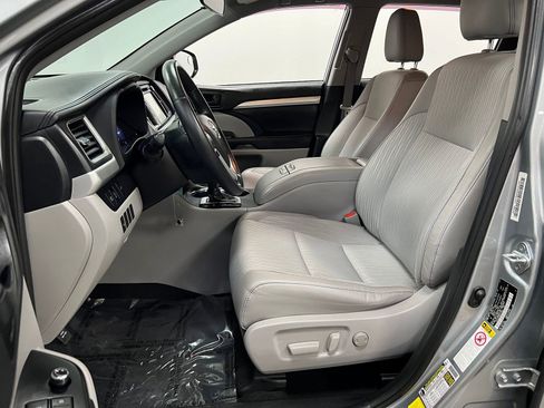 Used 2019 Toyota Highlander Plus image 10