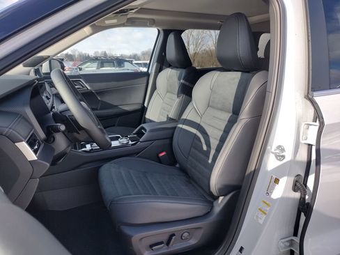 New 2026 Mitsubishi Outlander SE image 8