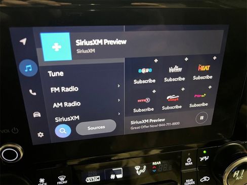 Used 2023 Toyota Highlander XLE image 33