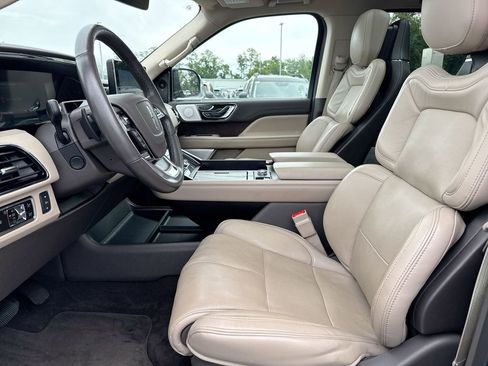 Used 2023 Lincoln Navigator L Reserve AWD/4WD image 21