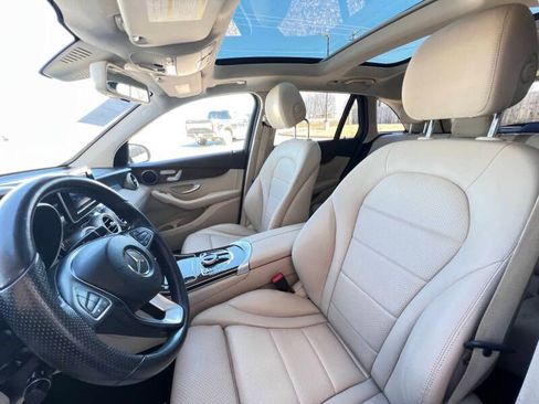 Used 2017 Mercedes-Benz GLC 300 w/ Premium 1 Package image 11