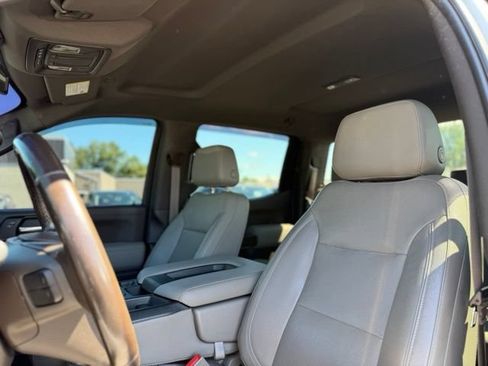 Used 2019 GMC Sierra 1500 SLT w/ X31 Off-Road Package AWD/4WD image 18