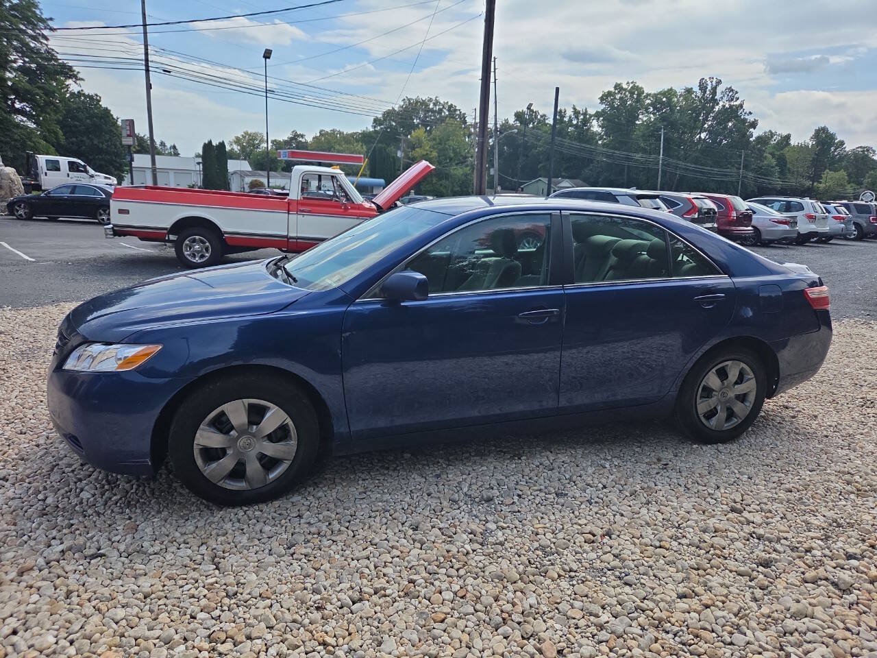 Used 2009 Toyota Camry LE FWD image 3