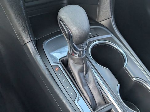 Used 2024 Chevrolet Equinox LT FWD image 20