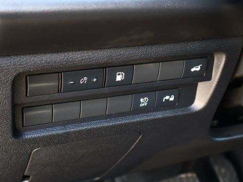 Used 2023 Mitsubishi Outlander SE image 20