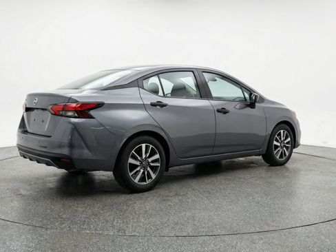 Used 2025 Nissan Versa SV FWD image 9