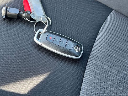 Used 2025 Nissan Sentra SV image 21