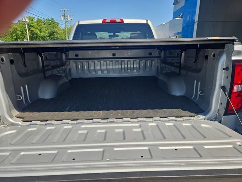 Used 2018 Chevrolet Silverado 1500 W/T w/ WT Convenience Package AWD/4WD image 11