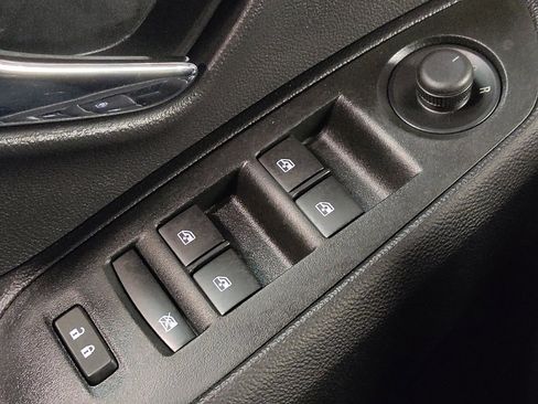 Used 2020 Chevrolet Trax LT w/ Driver Confidence Package FWD image 27