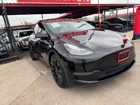 Used 2021 Tesla Model Y Long Range image 2