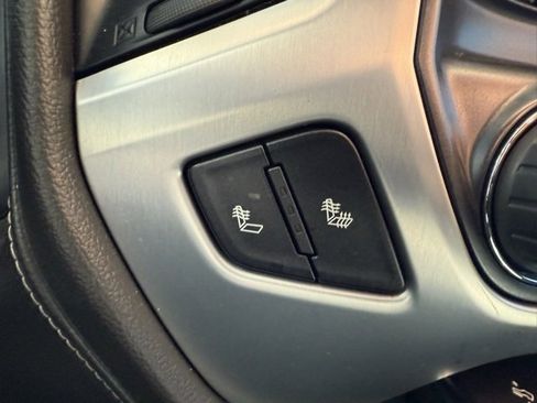 Used 2018 GMC Sierra 2500 SLT w/ Suspension Package, Off-Road image 27