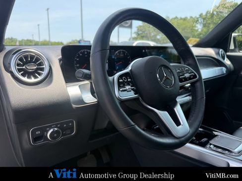 Certified 2022 Mercedes-Benz GLB 250 4MATIC image 17