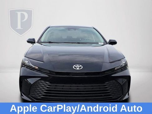 Used 2025 Toyota Camry LE image 12