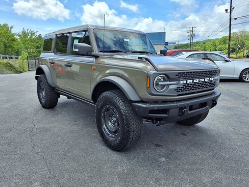 New 2025 Ford Bronco Badlands image 5