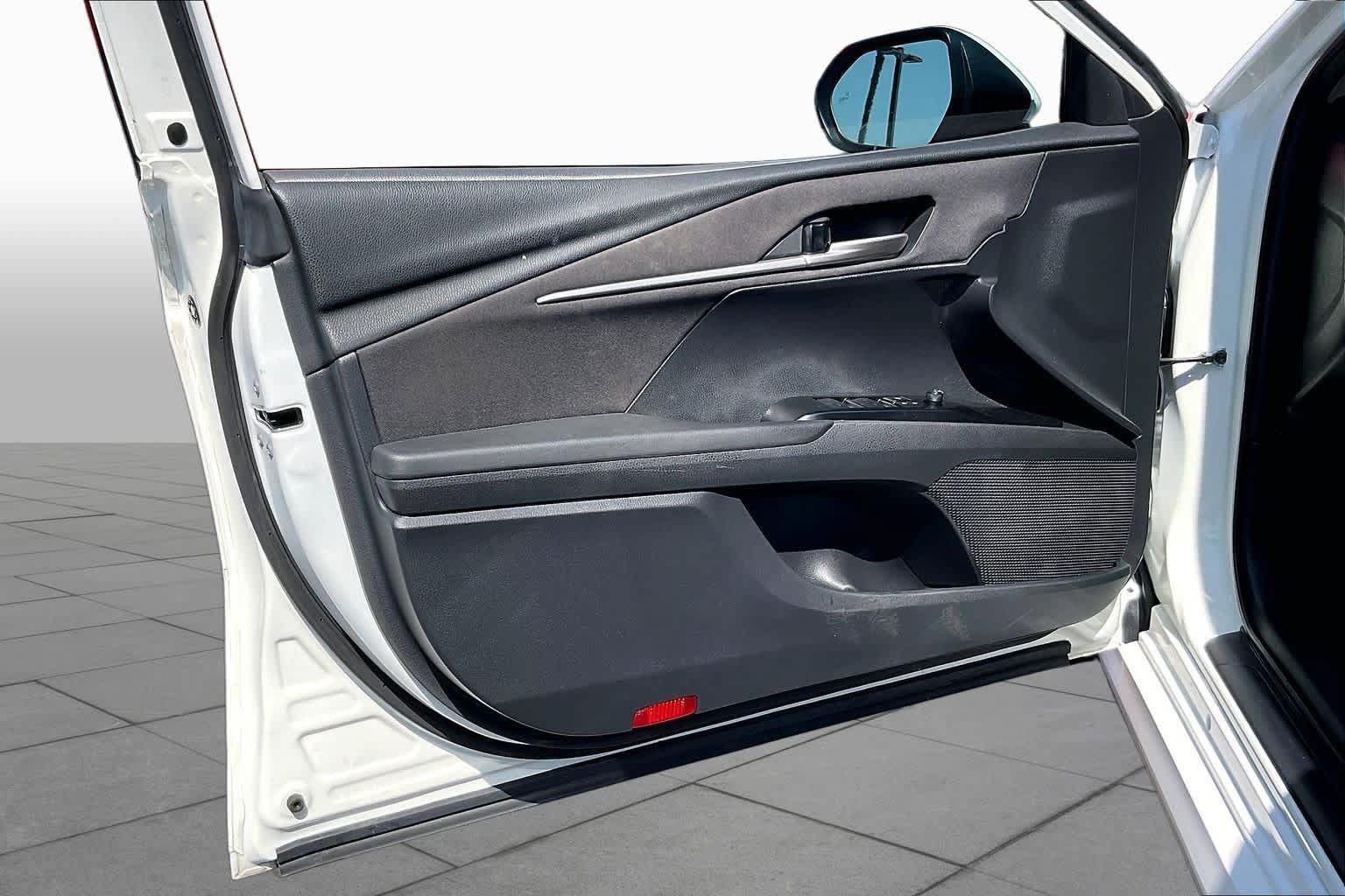 Used 2025 Toyota Camry LE FWD image 21